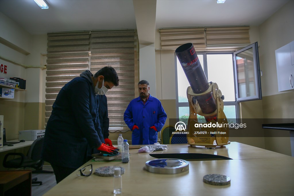 İzmir'de liseliler atık malzemelerden yararlanarak teleskop yaptı