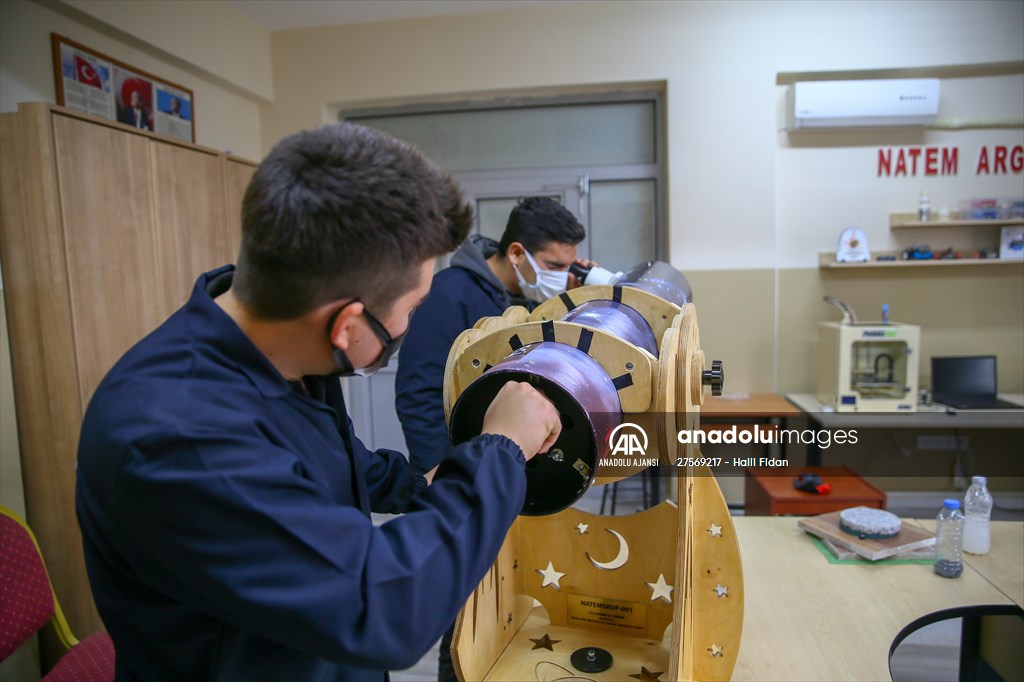 İzmir'de liseliler atık malzemelerden yararlanarak teleskop yaptı