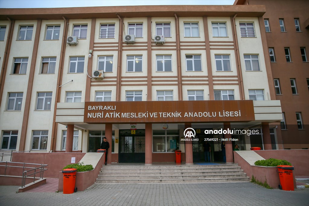 İzmir'de liseliler atık malzemelerden yararlanarak teleskop yaptı