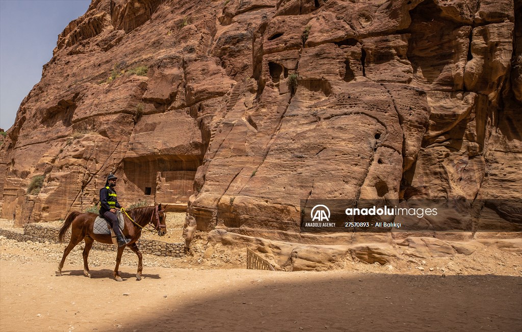 Rose red city: Jordan's Petra