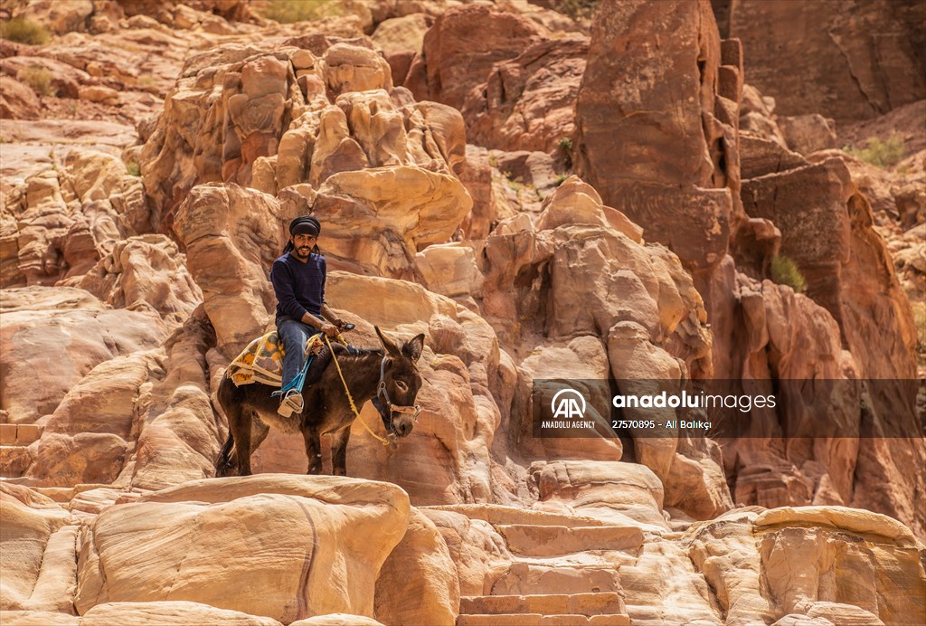 Rose red city: Jordan's Petra