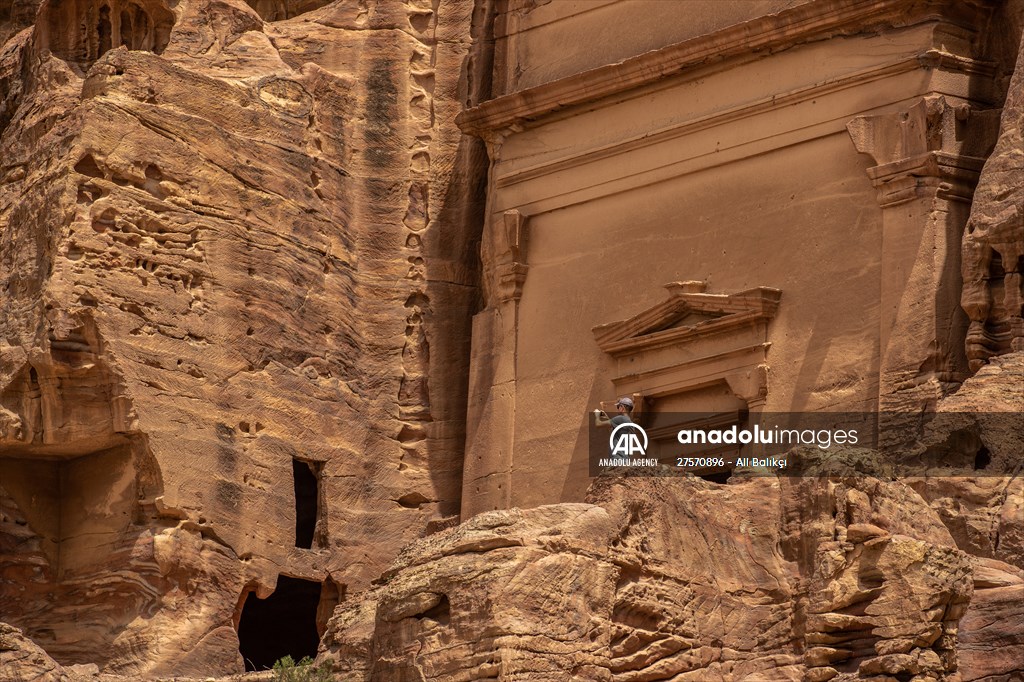 Rose red city: Jordan's Petra