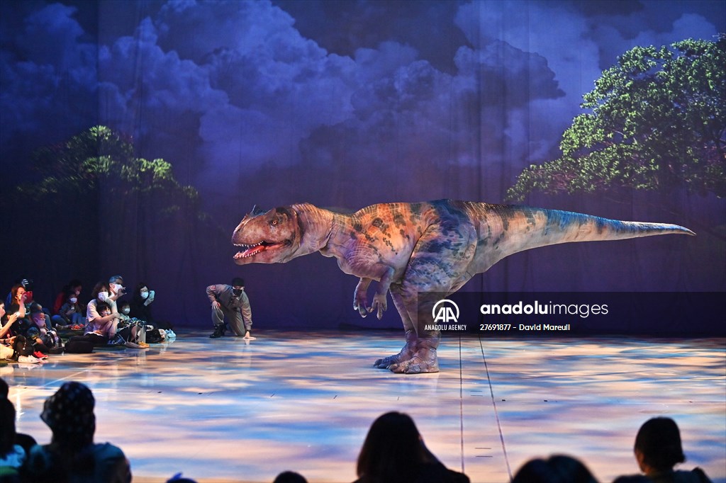 Dinosaur scenic representation life-size in Tokyo