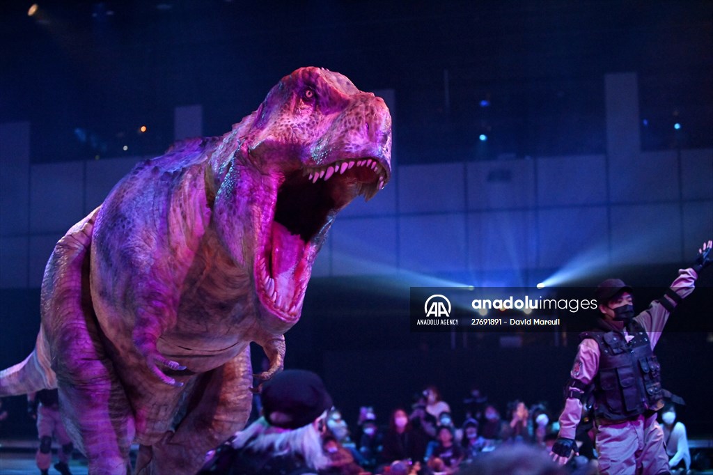 Dinosaur scenic representation life-size in Tokyo