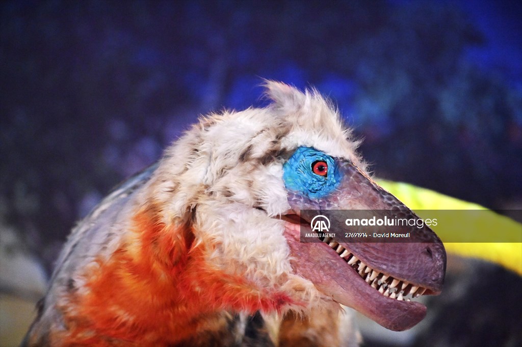 Dinosaur scenic representation life-size in Tokyo