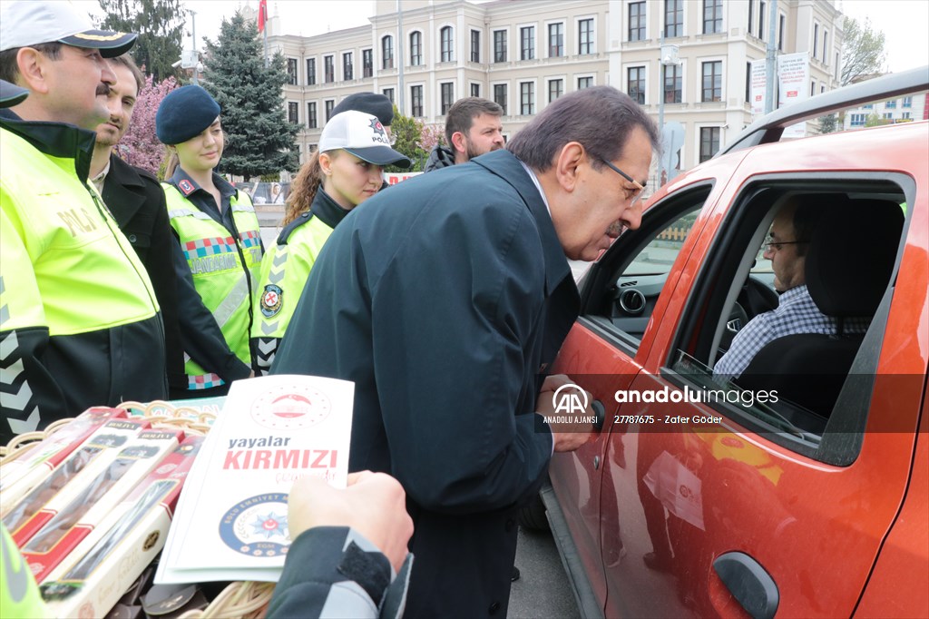 Bolu'da "Yayalar İçin 5 Adımda Güvenli Trafik" uygulaması yapıldı