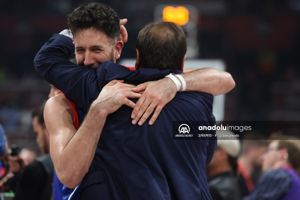 Anadolu Efes become 2021-22 EuroLeague champions by beating Real Madrid 58-57