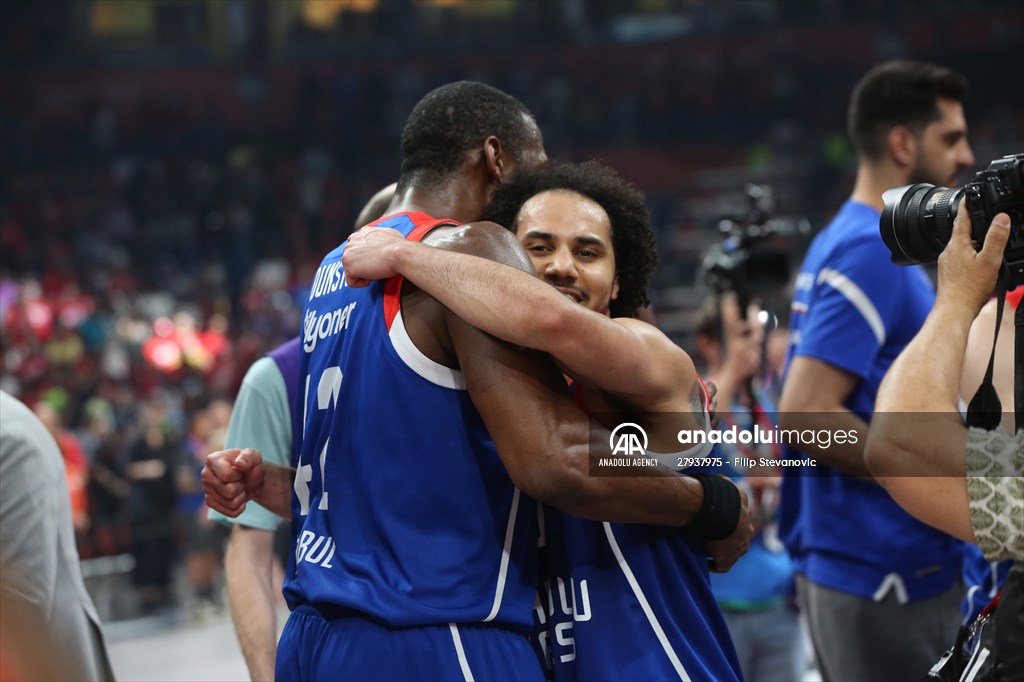 Anadolu Efes become 2021-22 EuroLeague champions by beating Real Madrid 58-57