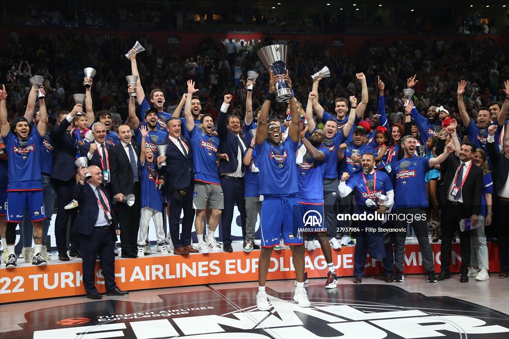 Anadolu Efes become 2021-22 EuroLeague champions by beating Real Madrid 58-57