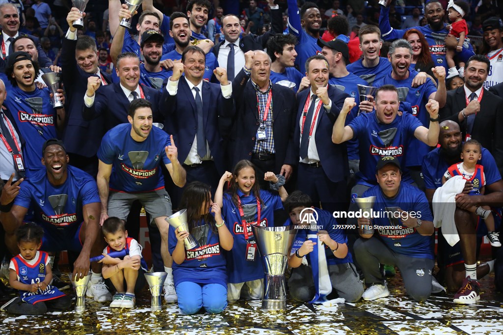 Anadolu Efes become 2021-22 EuroLeague champions by beating Real Madrid 58-57