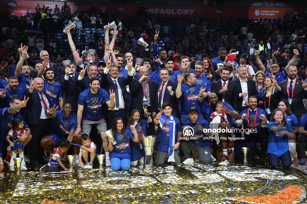 Anadolu Efes become 2021-22 EuroLeague champions by beating Real Madrid 58-57