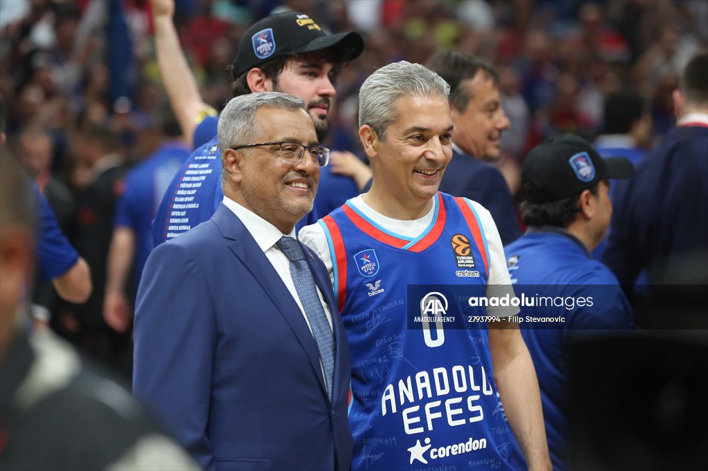 Anadolu Efes become 2021-22 EuroLeague champions by beating Real Madrid 58-57