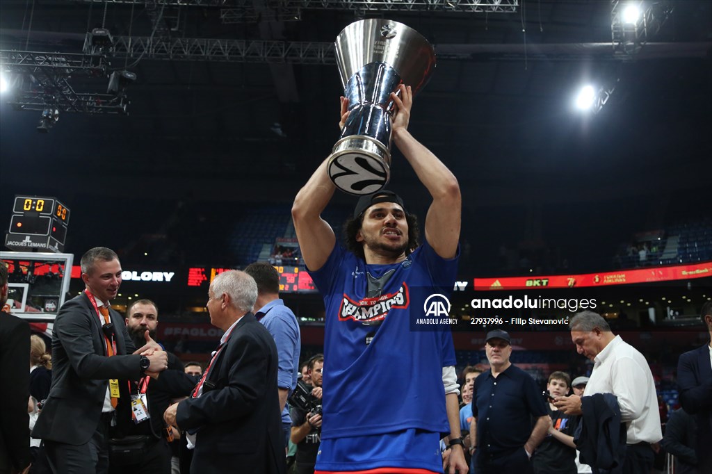 Anadolu Efes become 2021-22 EuroLeague champions by beating Real Madrid 58-57