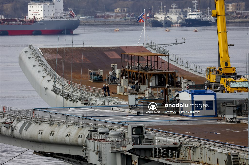 Russian aircraft carrier Admiral Kuznetsov in Murmansk