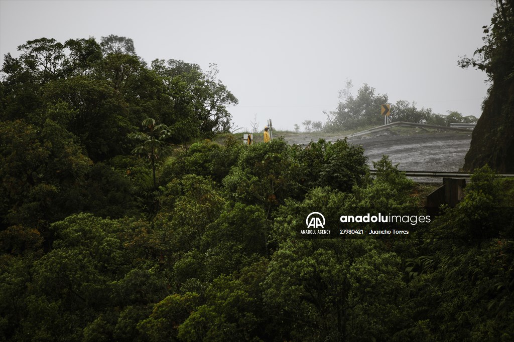 Colombia's most infamous road, Trampoline of Death