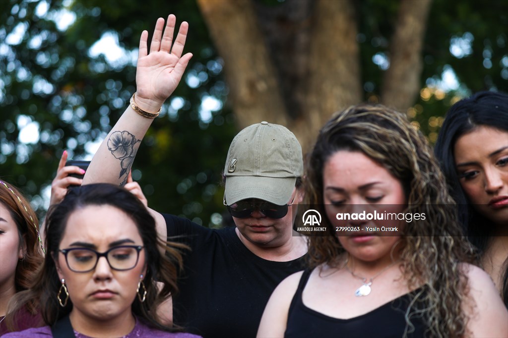Mourners visit memorial for Texas school shooting victims