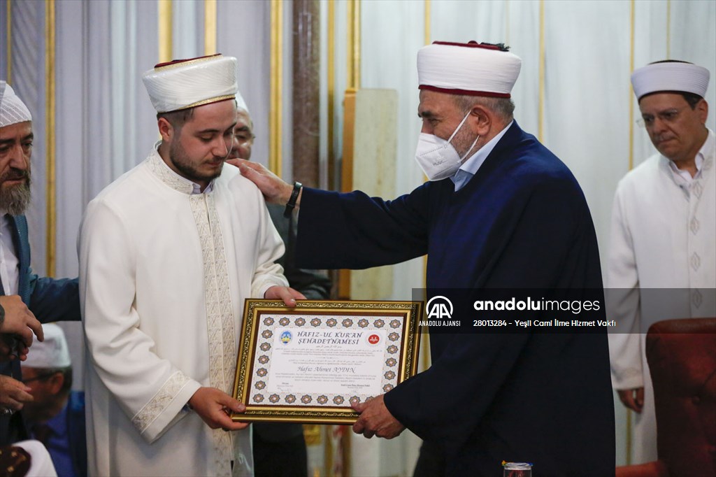 Arnavutköy'de 393 hafız için icazet töreni düzenlendi
