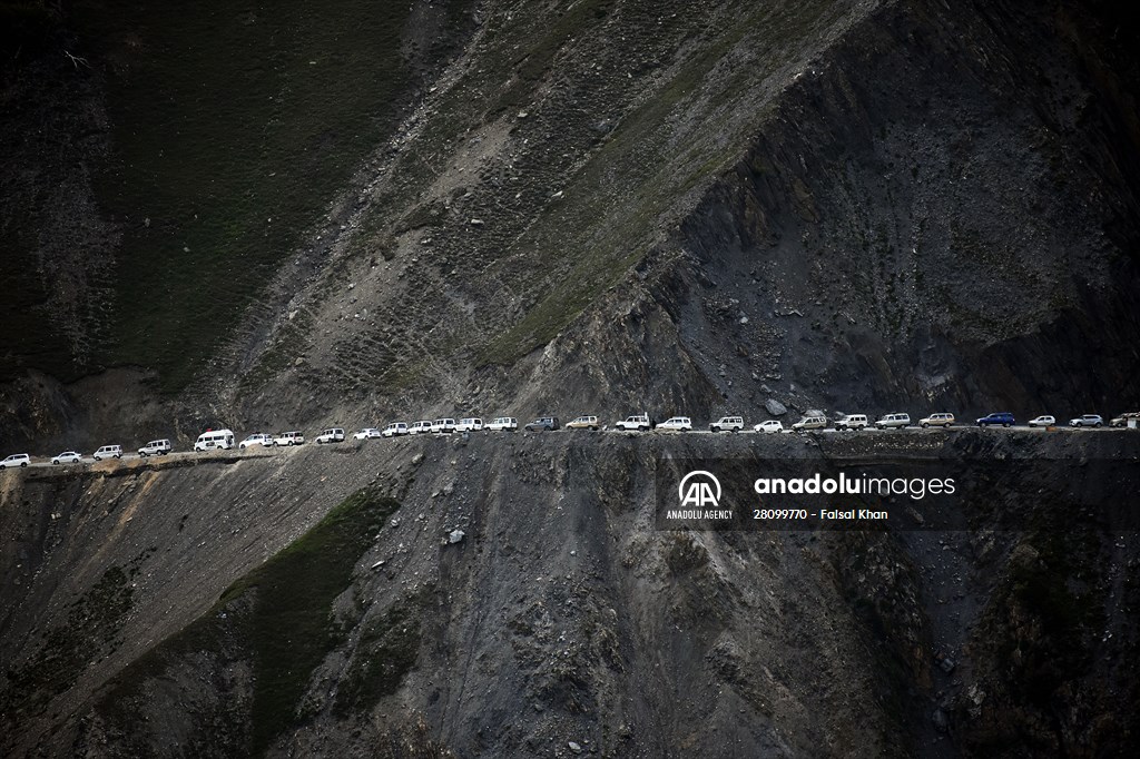 Zojila Pass : one of the world's most dangerous roads