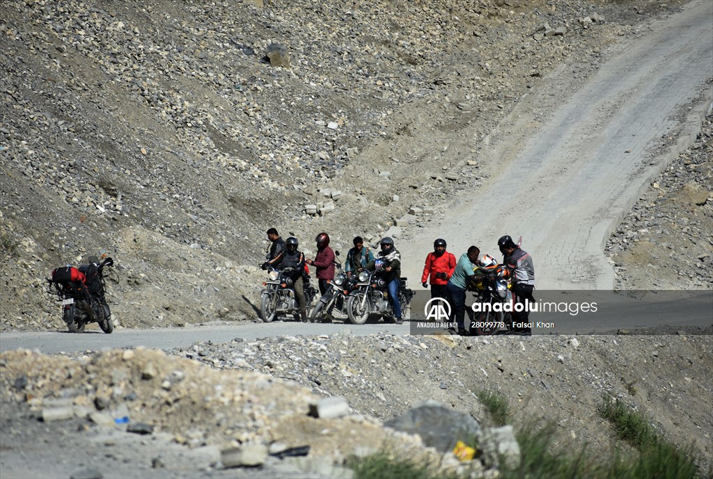 Zojila Pass : one of the world's most dangerous roads