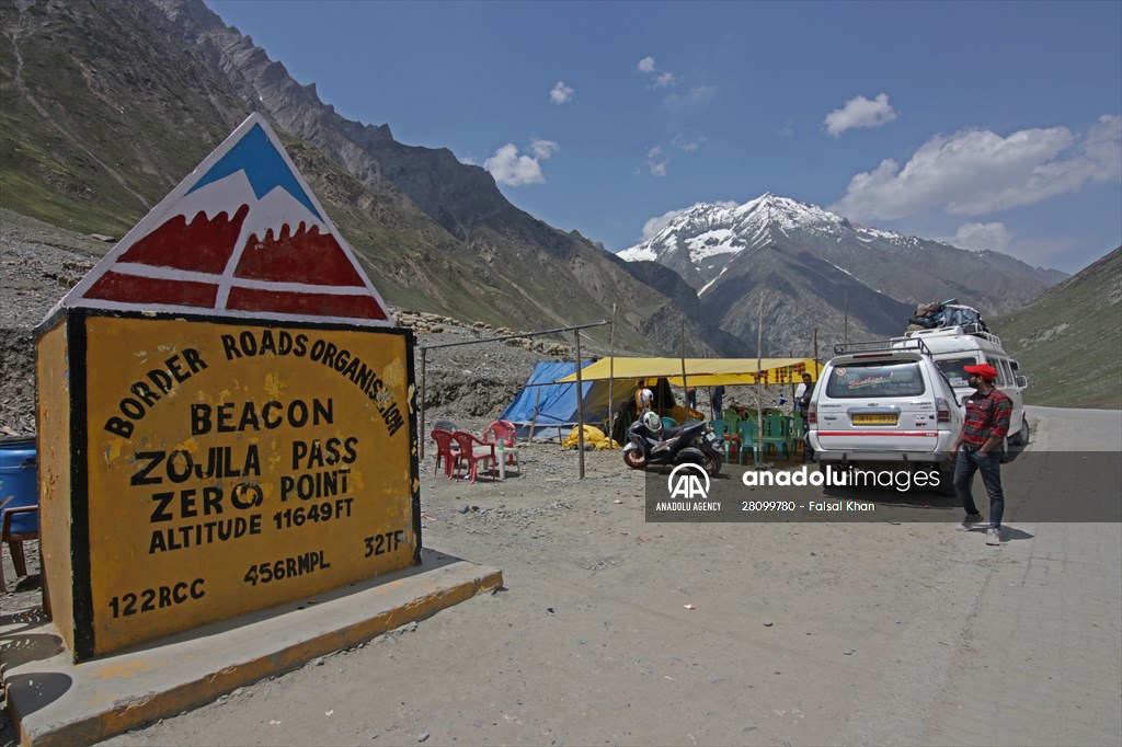 Zojila Pass : one of the world's most dangerous roads