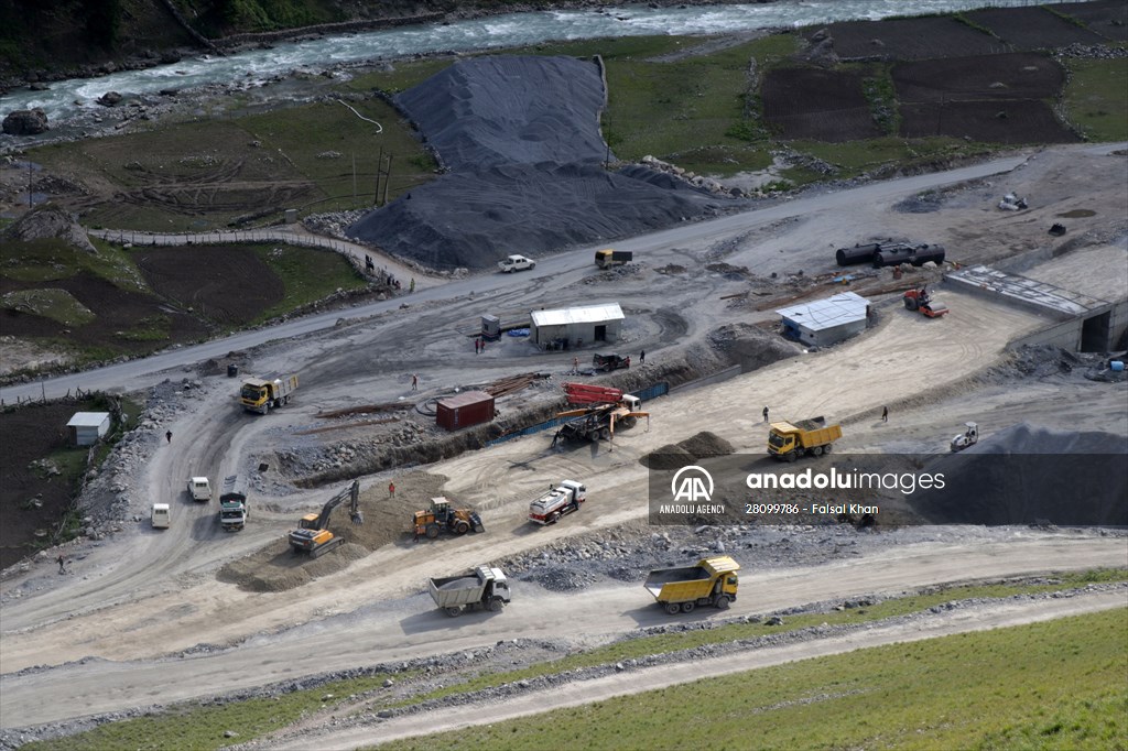 Zojila Pass : one of the world's most dangerous roads
