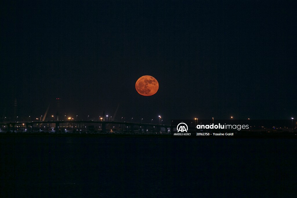 Full moon in Tunisia