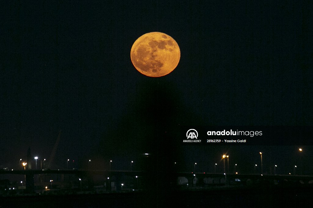 Full moon in Tunisia