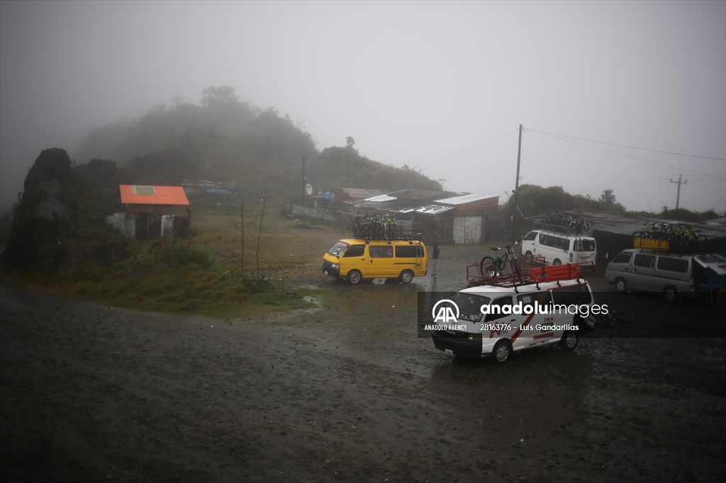 Descent from the summit towards the road to Los Yungas and the Death Road in La Paz