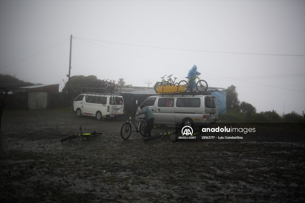 Descent from the summit towards the road to Los Yungas and the Death Road in La Paz