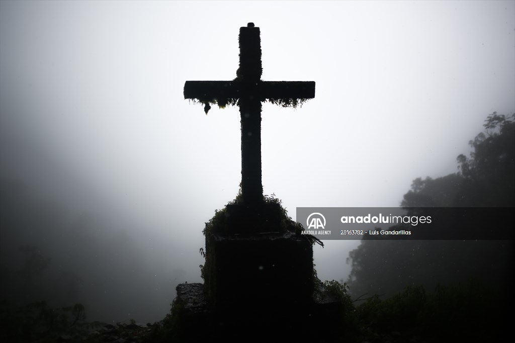 Descent from the summit towards the road to Los Yungas and the Death Road in La Paz