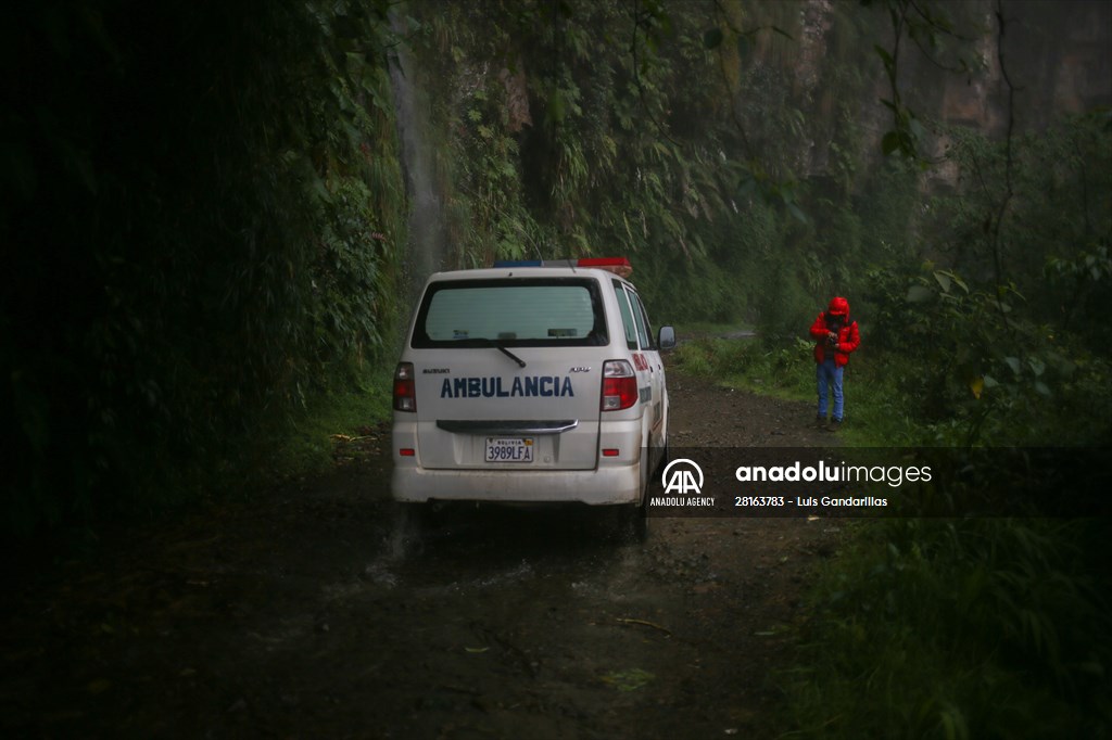 Descent from the summit towards the road to Los Yungas and the Death Road in La Paz