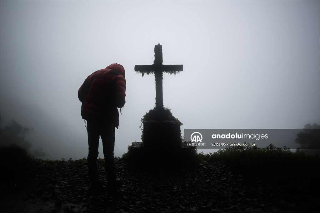 Descent from the summit towards the road to Los Yungas and the Death Road in La Paz
