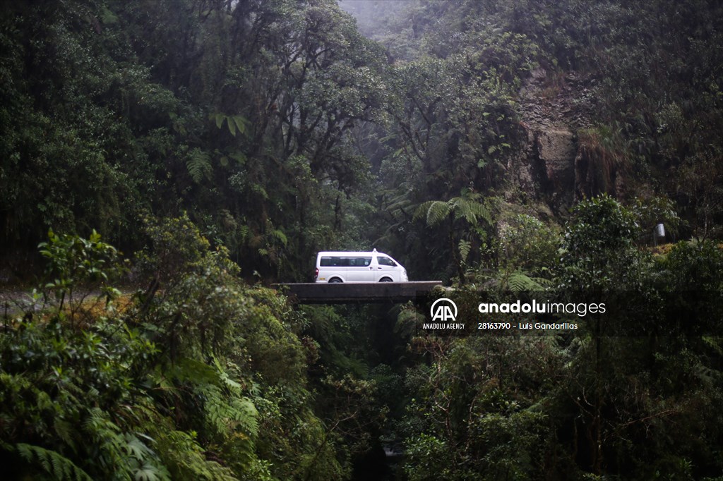 Descent from the summit towards the road to Los Yungas and the Death Road in La Paz