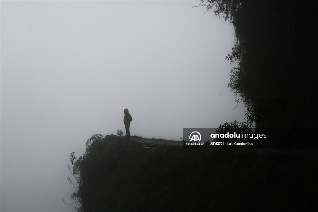 Descent from the summit towards the road to Los Yungas and the Death Road in La Paz