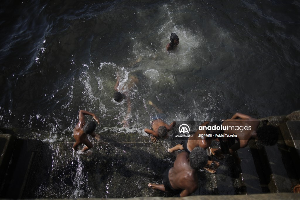 Pollution in the waters of Guanabara Bay in Rio de Janeiro