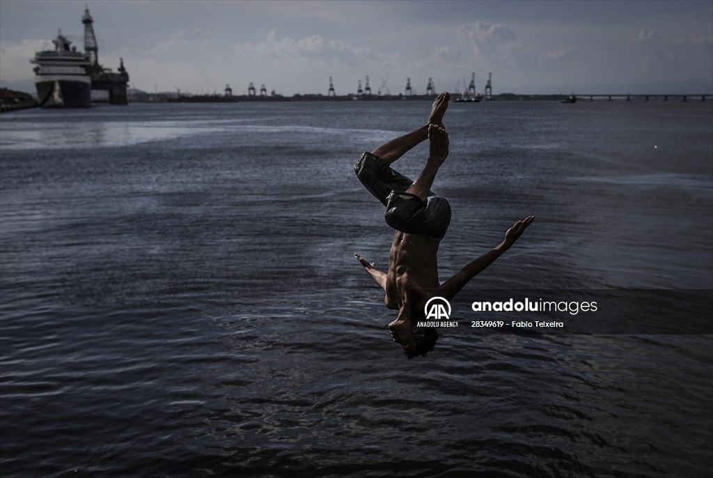 Pollution in the waters of Guanabara Bay in Rio de Janeiro