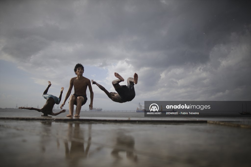 Pollution in the waters of Guanabara Bay in Rio de Janeiro