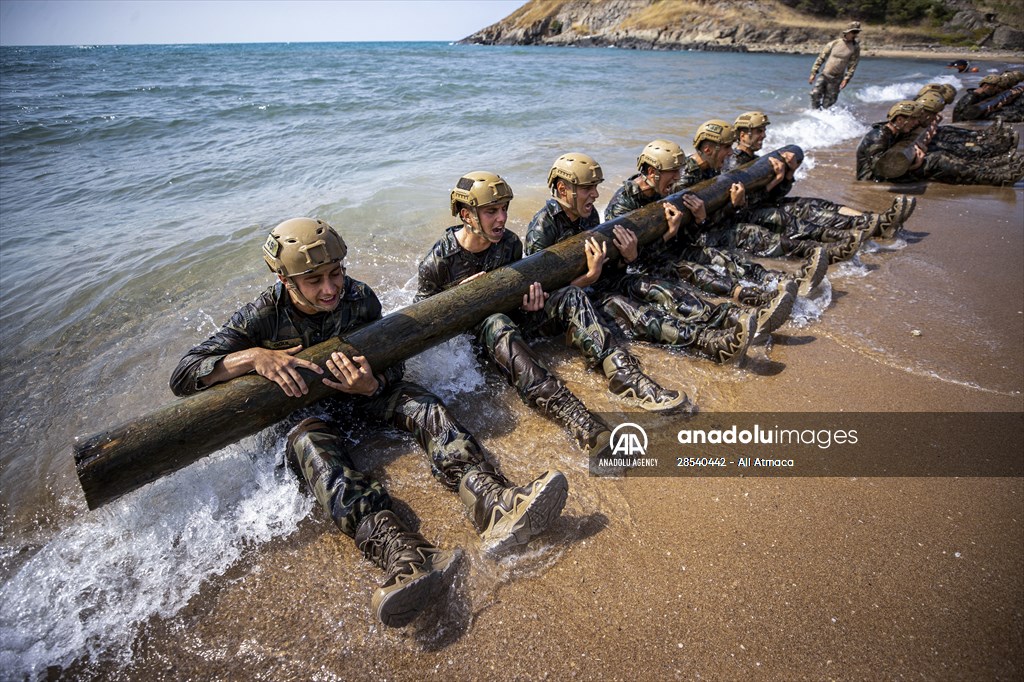 Commandos of the 'Underwater Defence' (SAS) of Turkish Navy | Anadolu ...