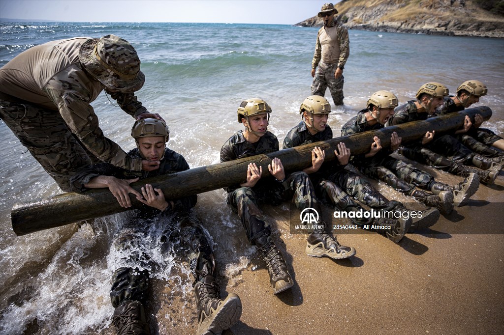 Commandos of the 'Underwater Defence' (SAS) of Turkish Navy | Anadolu ...