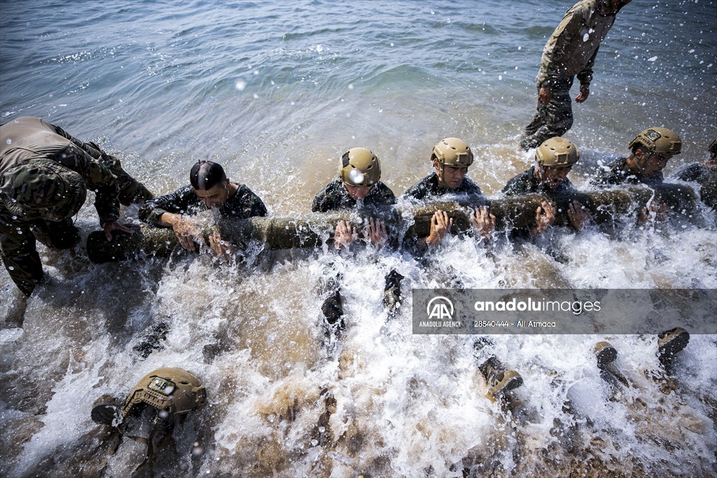 Commandos of the 'Underwater Defence' (SAS) of Turkish Navy | Anadolu ...