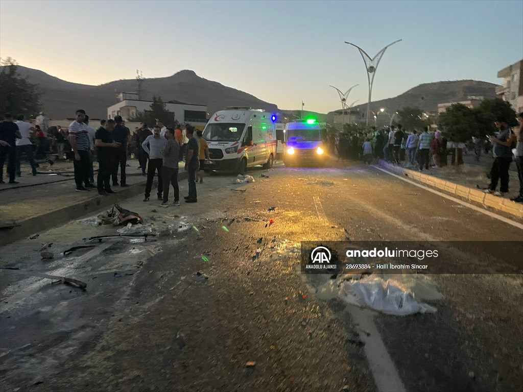 Mardin'de kaza yapan araçlara müdahale edenlere tır çarptı, 8 kişi hayatını kaybetti