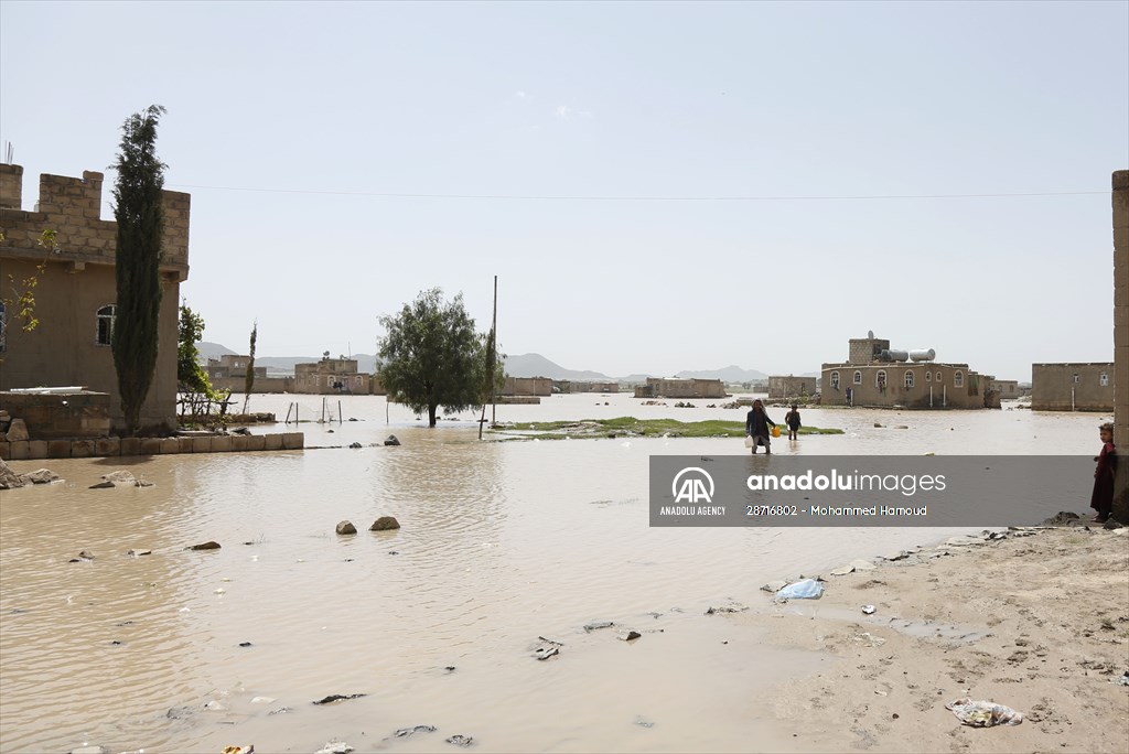 Heavy rains cause flash flooding in Yemen