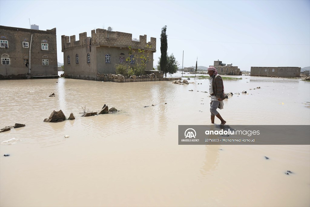 Heavy rains cause flash flooding in Yemen