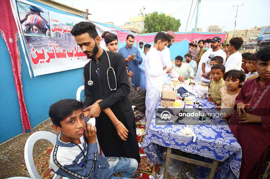 People migrate to Karachi after flash floods in Pakistan