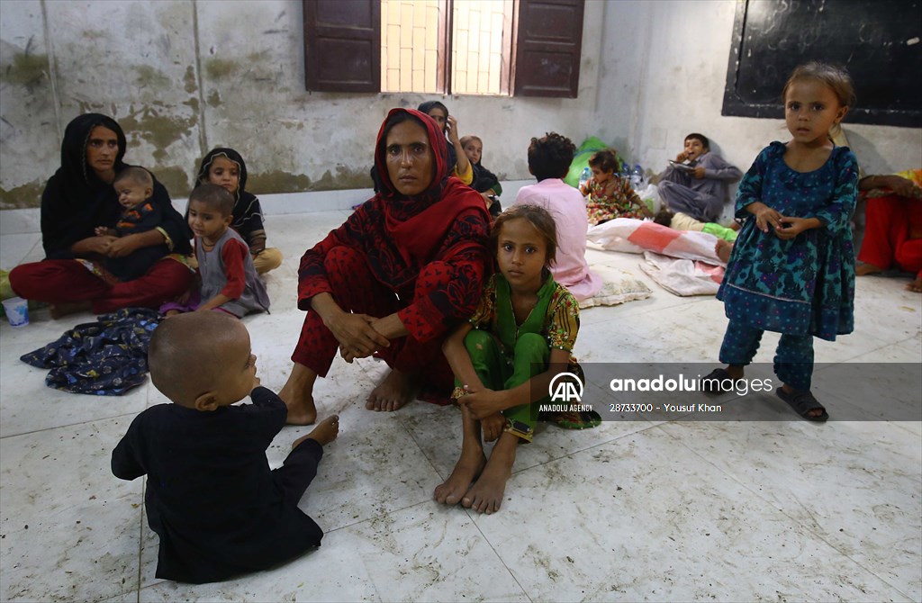 People migrate to Karachi after flash floods in Pakistan