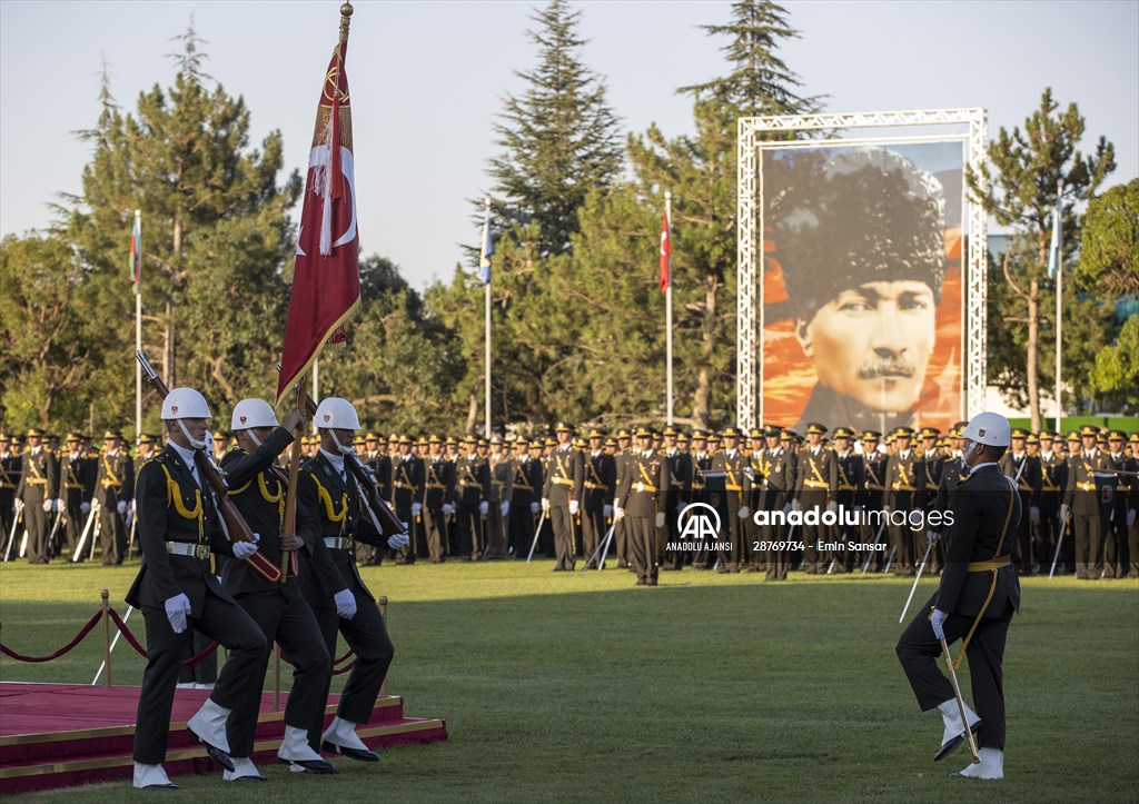 MSÜ Kara Harp Okulu Diploma Alma ve Sancak Devir Teslim Töreni