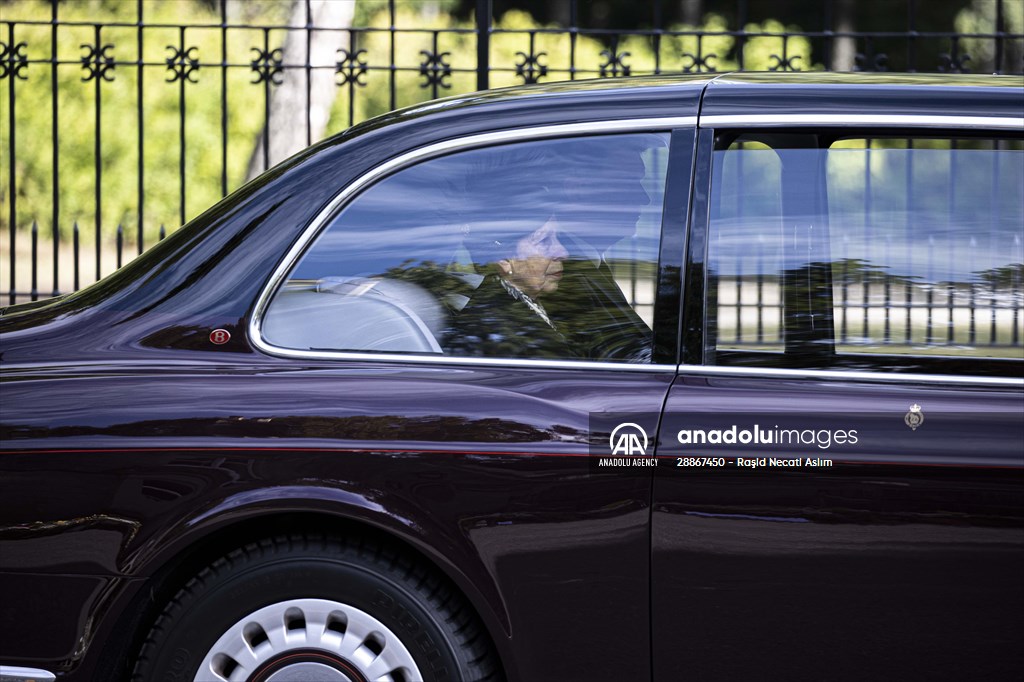 Queen Elizabeth II’s coffin travels from Balmoral Castle to the Palace of Holyroodhouse in Edinburgh