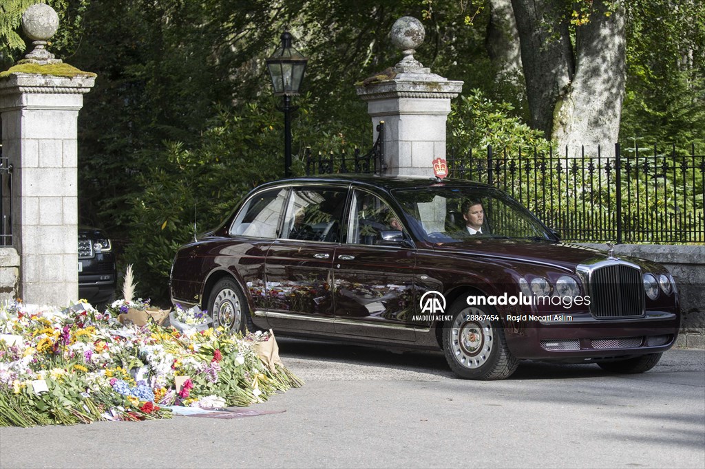 Queen Elizabeth II’s coffin travels from Balmoral Castle to the Palace of Holyroodhouse in Edinburgh