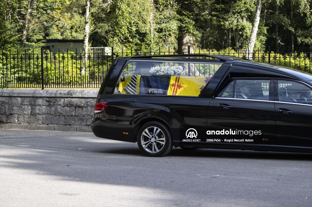 Queen Elizabeth II’s coffin travels from Balmoral Castle to the Palace of Holyroodhouse in Edinburgh