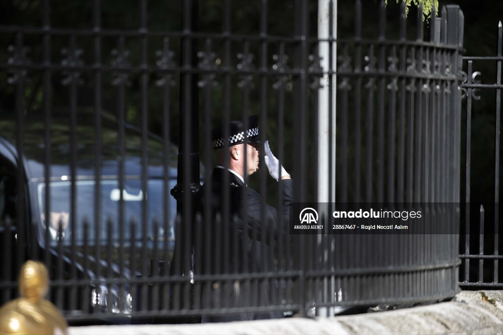 Queen Elizabeth II’s coffin travels from Balmoral Castle to the Palace of Holyroodhouse in Edinburgh